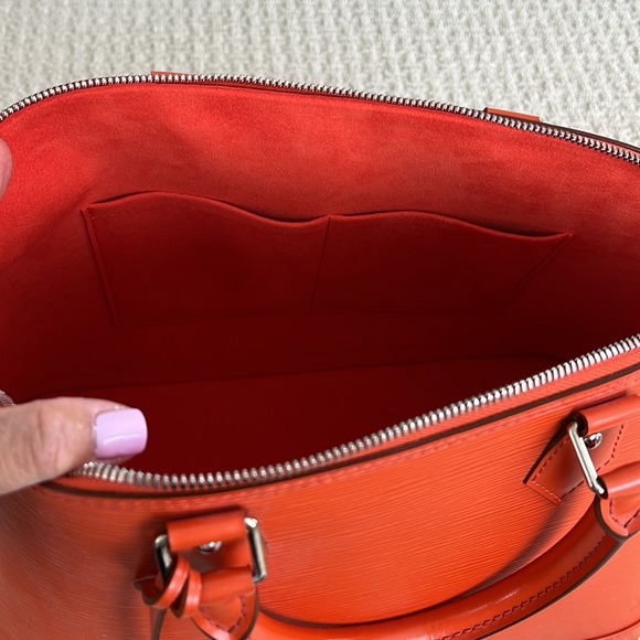 Louis Vuitton Alma GM in orange Epi Leather - Picture 8 of 11